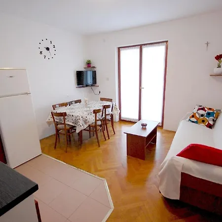 Apartman Fuer 6 Personen Ca 70 Qm In Njivice, Kvarner Bucht Krk