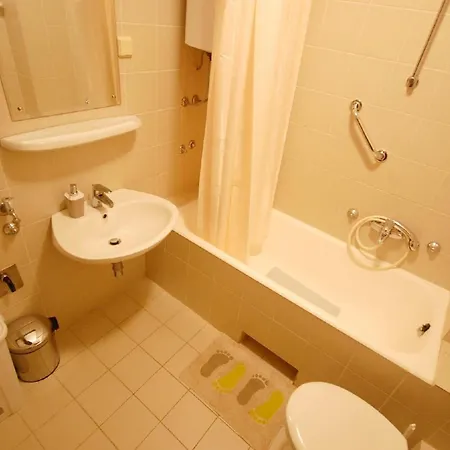 Apartman Fuer 6 Personen Ca 70 Qm In Njivice, Kvarner Bucht Krk